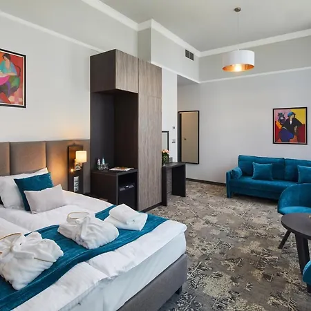 ホテル Estera 4*