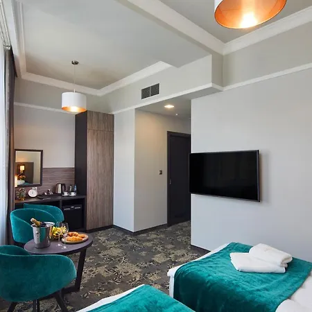 ホテル Estera 4*