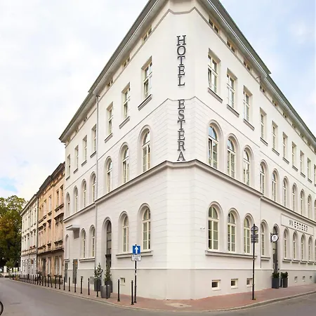 Ξενοδοχείο Estera 4*