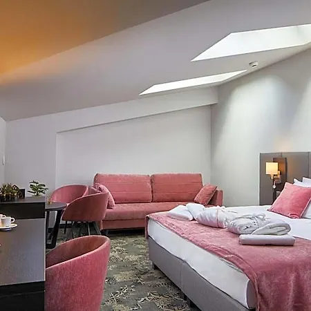 Estera 4* Kraków